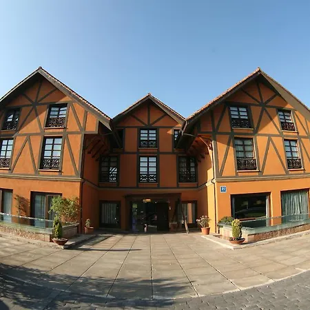 Aisia Museo 3* Derio