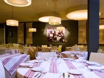 Aisia Museo 3* Derio